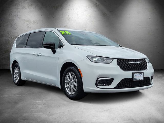 Used 2025 Chrysler Pacifica Select video 2