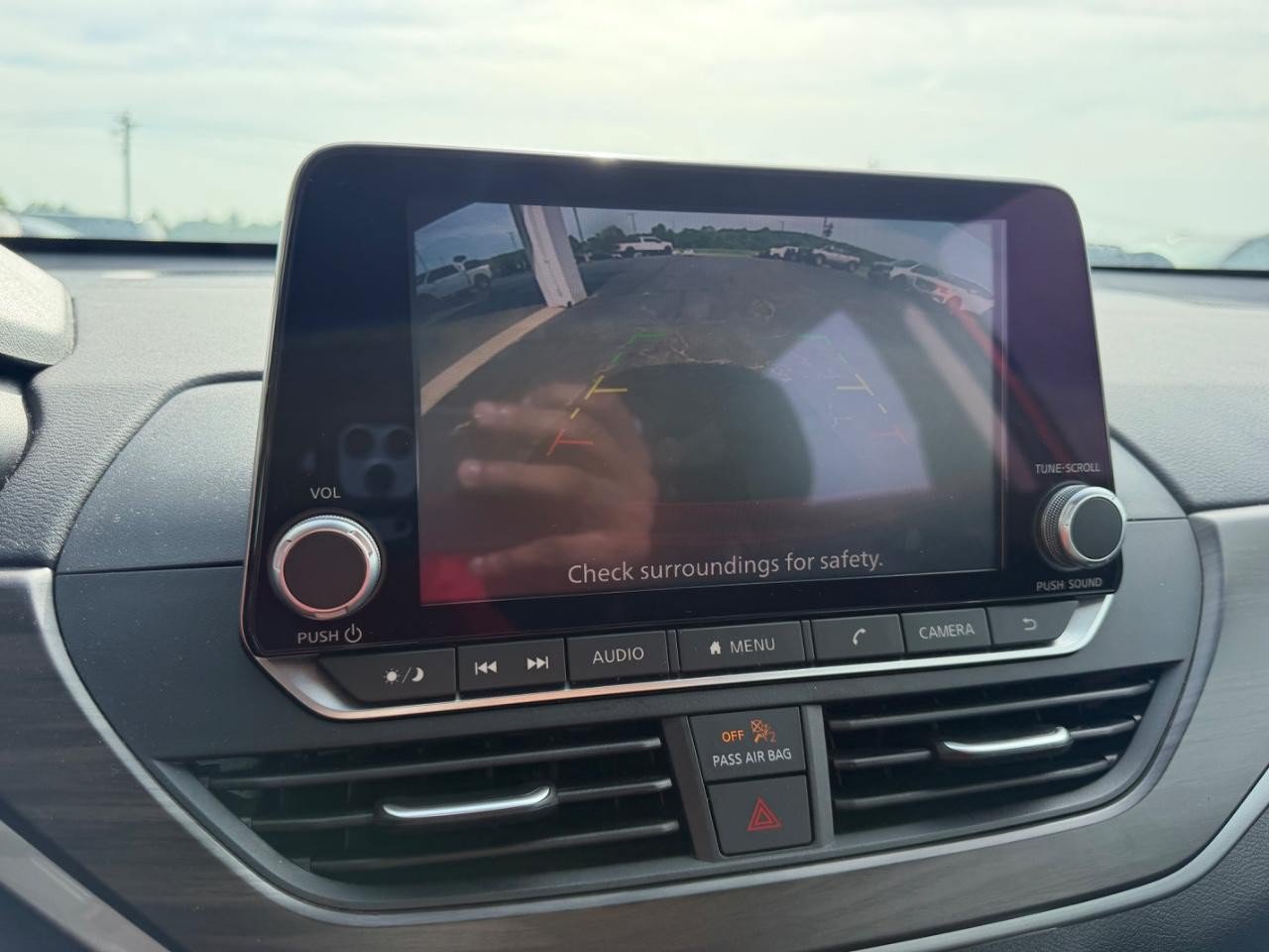 Used 2024 Nissan Altima 2.5 SV FWD image 21