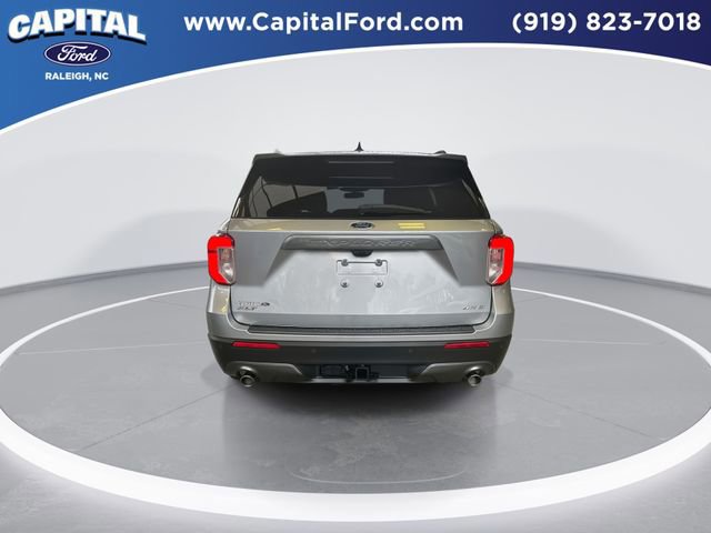 Certified 2022 Ford Explorer XLT w/ Equipment Group 202A image 5