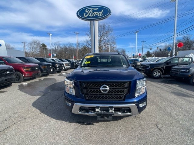 Used 2021 Nissan Titan SV w/ SV Convenience Package AWD/4WD image 3