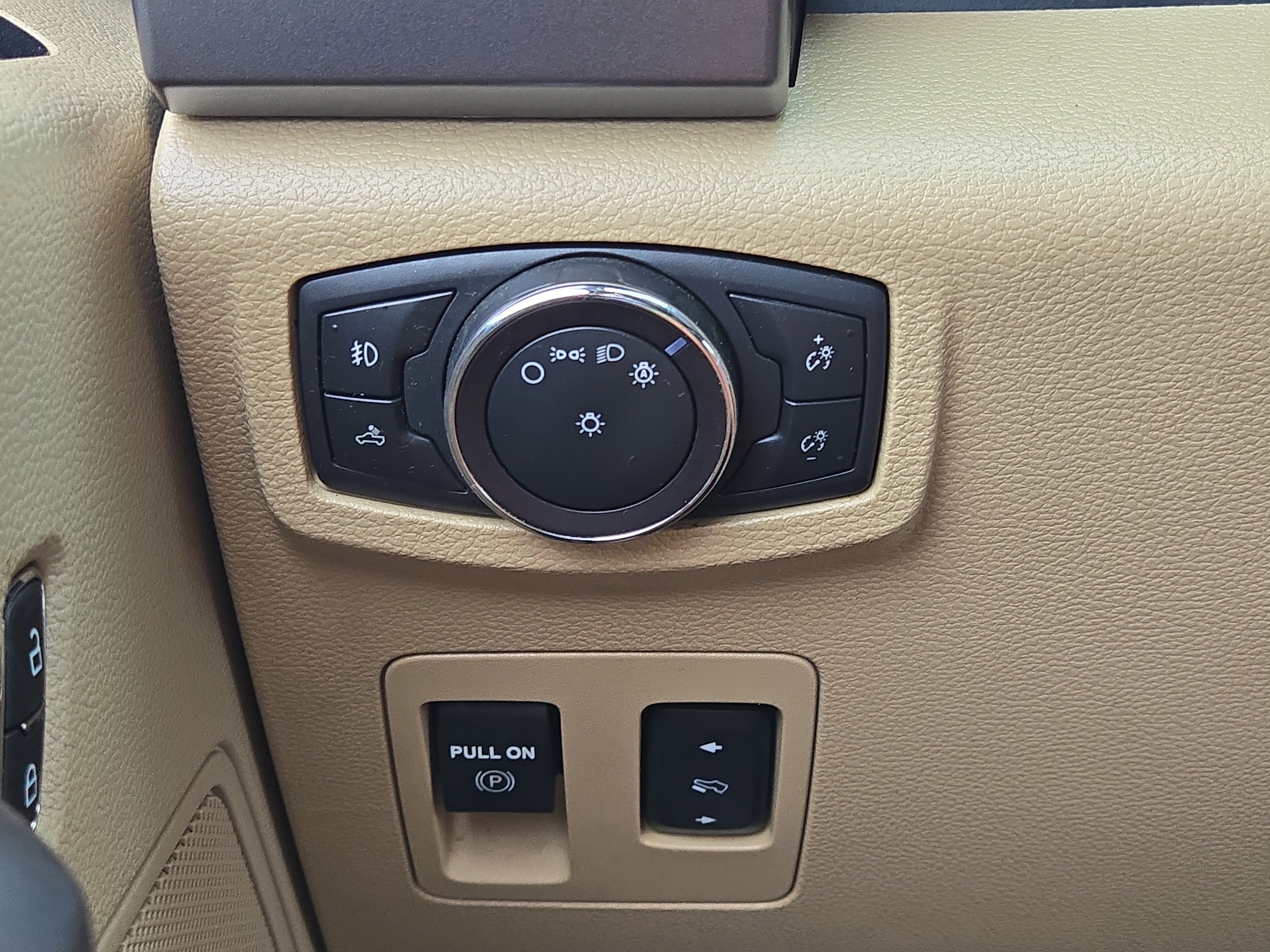 Certified 2019 Ford F150 XLT w/ Equipment Group 302A Luxury AWD/4WD image 23