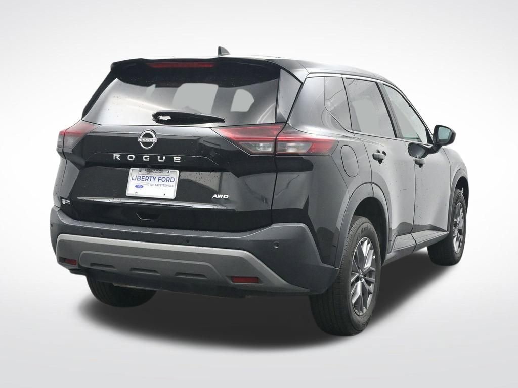 Used 2023 Nissan Rogue S AWD/4WD image 7