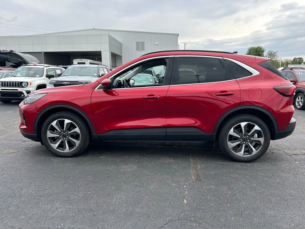 Certified 2023 Ford Escape Platinum AWD/4WD image 7