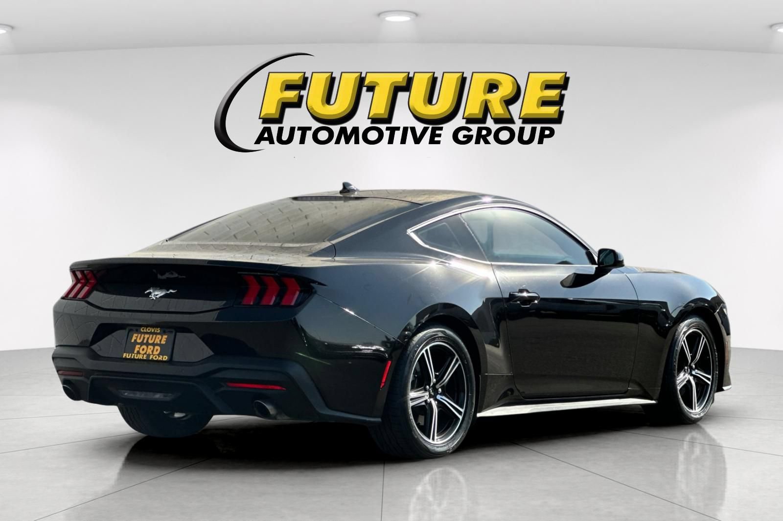 Certified 2024 Ford Mustang Coupe RWD image 3