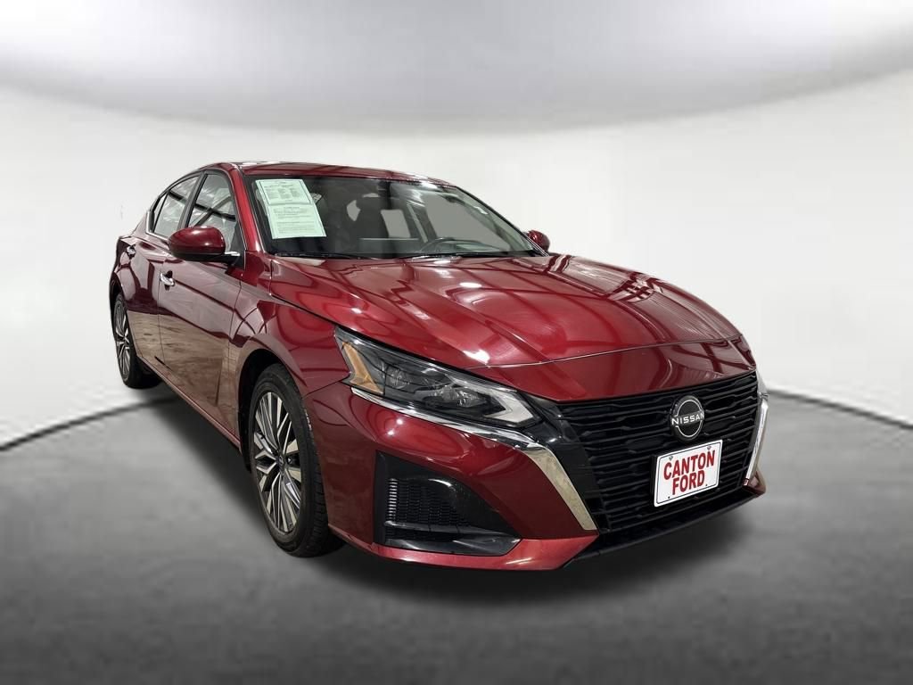 Used 2023 Nissan Altima 2.5 SV w/ SV Premium Package image 7