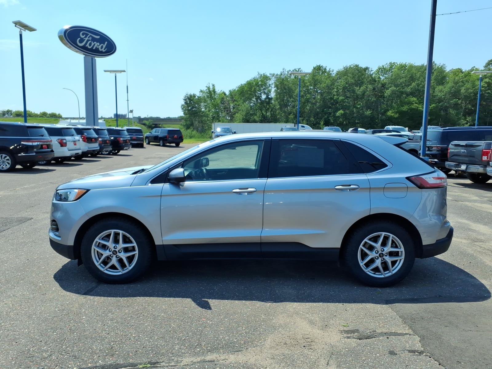 Certified 2024 Ford Edge SEL AWD/4WD image 2