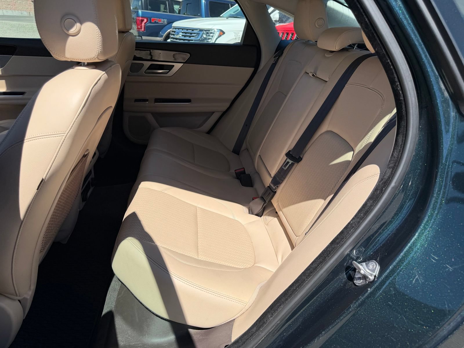 Used 2017 Jaguar XF Prestige RWD image 12