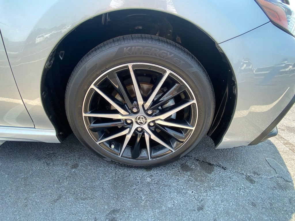 Used 2022 Toyota Camry SE FWD image 29