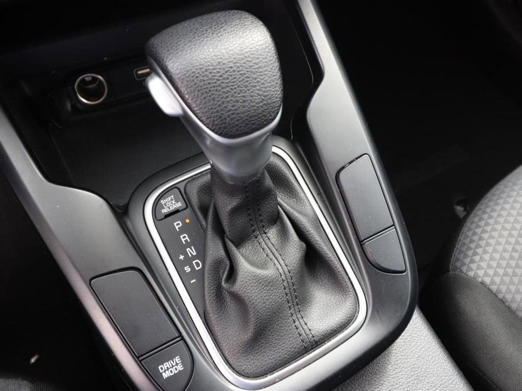 Used 2025 Kia Soul LX w/ LX Technology Package image 21