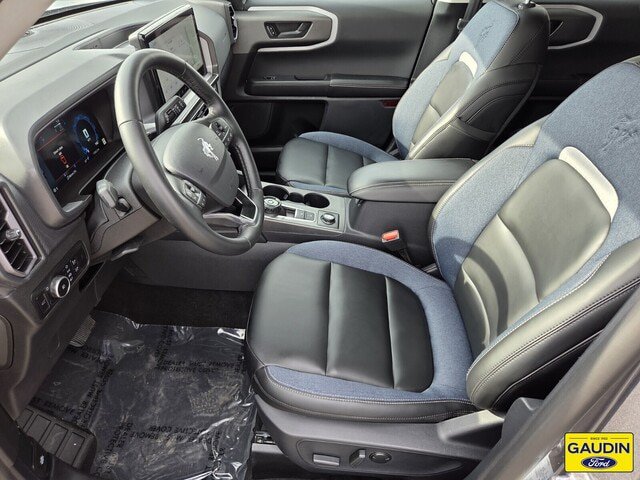 Certified 2025 Ford Bronco Sport Outer Banks w/ Outer Banks Tech Package+ AWD/4WD image 11