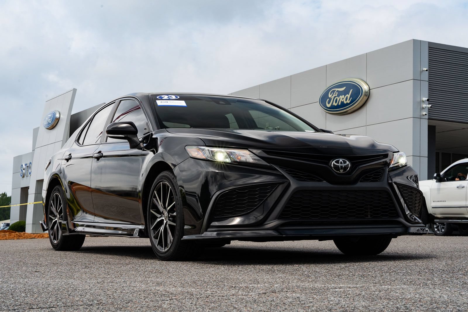 Used 2023 Toyota Camry SE