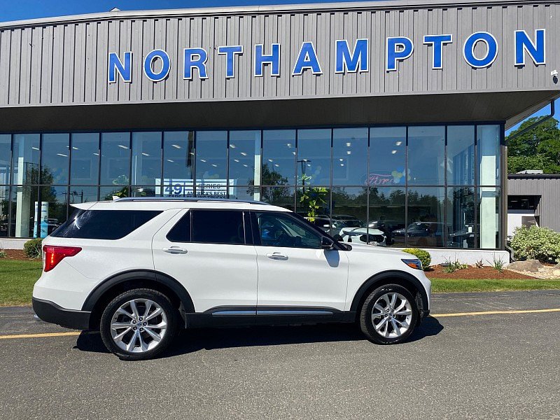 Certified 2023 Ford Explorer Platinum w/ Technology Package AWD/4WD image 5