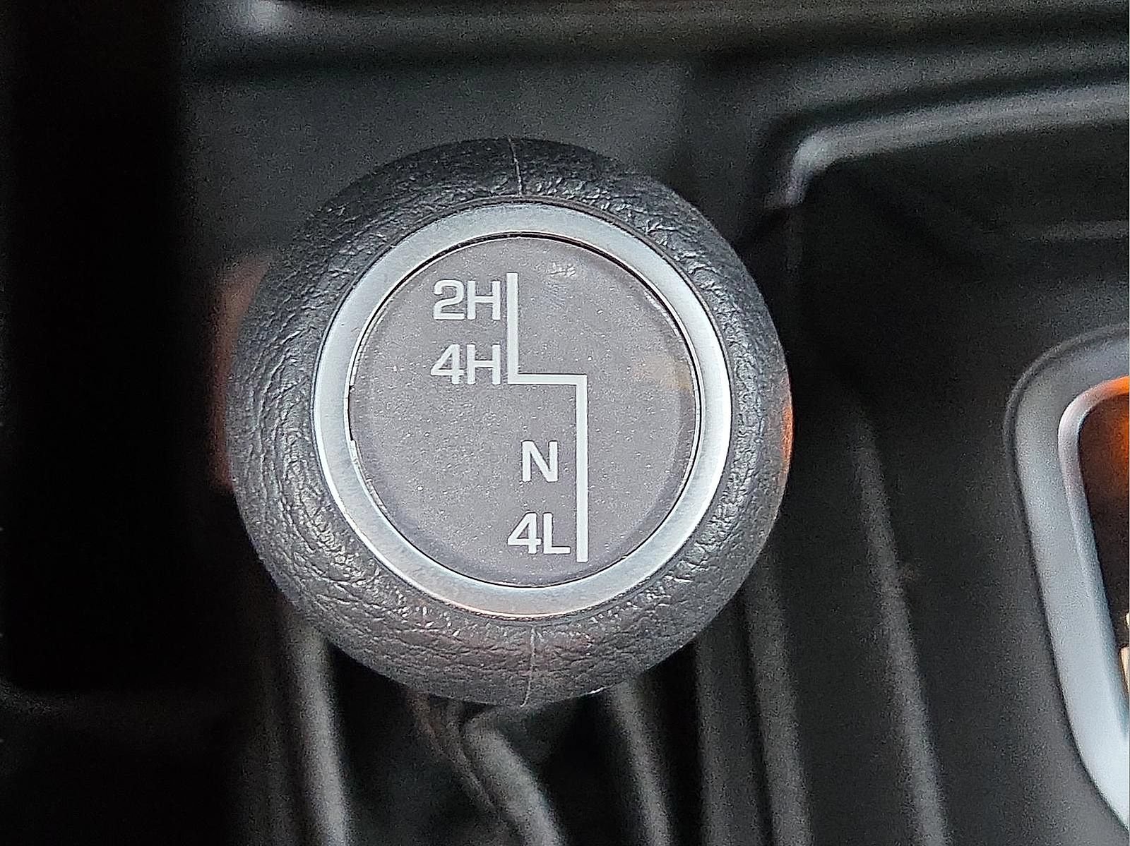 Used 2024 Jeep Gladiator Sport AWD/4WD image 17