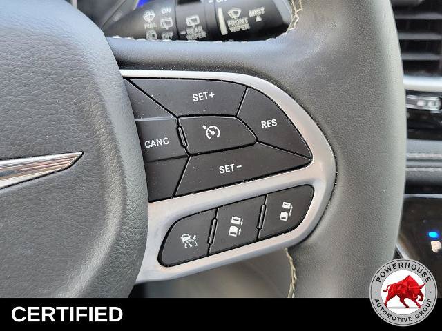 Used 2023 Chrysler Pacifica Limited FWD image 32