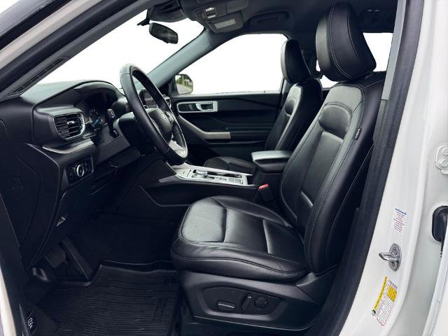 Certified 2023 Ford Explorer XLT w/ Equipment Group 202A RWD image 9