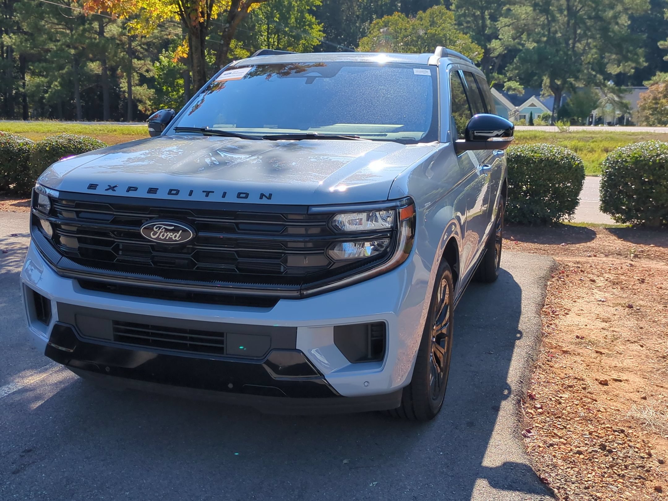 Certified 2025 Ford Expedition Platinum w/ Stealth Appearance Package AWD/4WD image 6