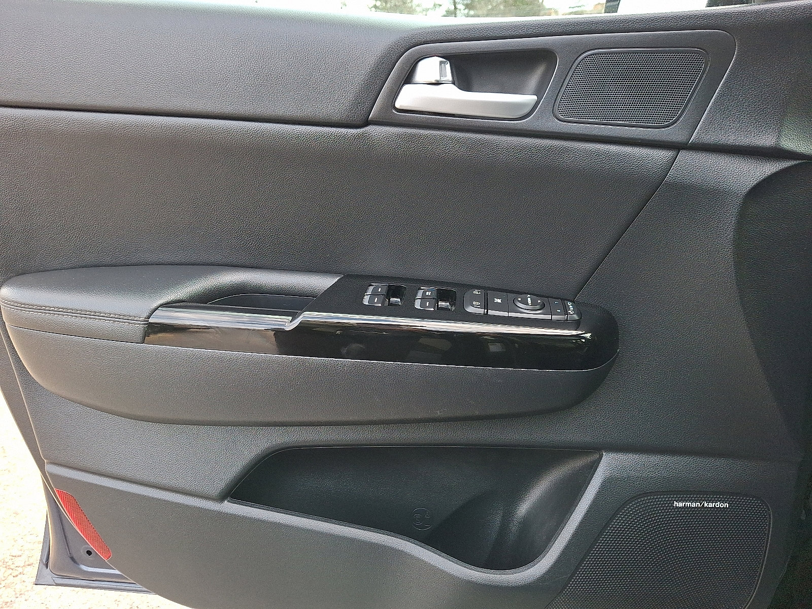 Used 2022 Kia Sportage SX image 12