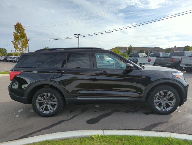Certified 2023 Ford Explorer XLT w/ Equipment Group 202A AWD/4WD image 6