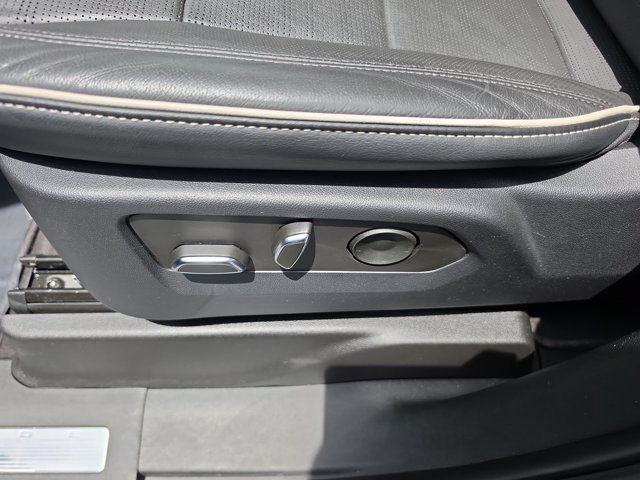Used 2023 Cadillac Escalade ESV Sport AWD/4WD image 22