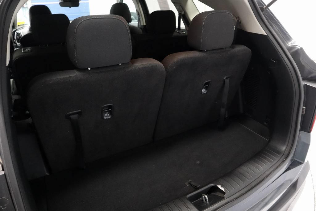 Used 2025 Kia Sorento LX FWD image 14
