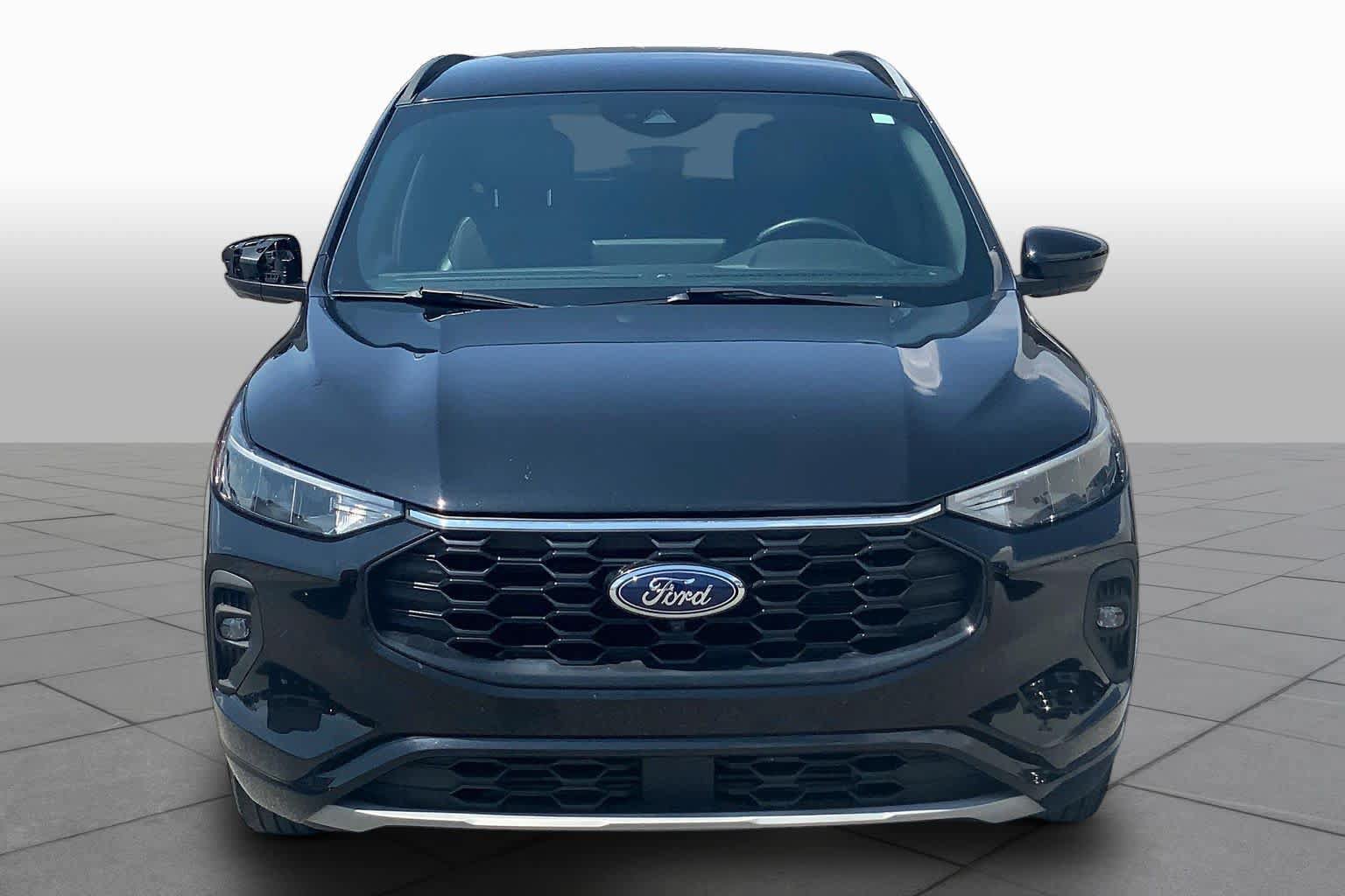 Certified 2023 Ford Escape ST-Line Select w/ Tech Pack #2 AWD/4WD image 4