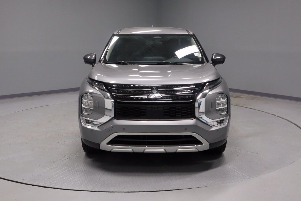 Used 2022 Mitsubishi Outlander SE AWD/4WD image 7
