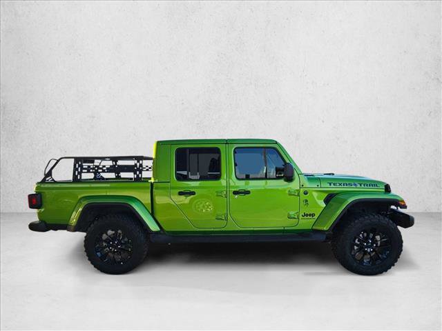 Used 2025 Jeep Gladiator Sport image 3