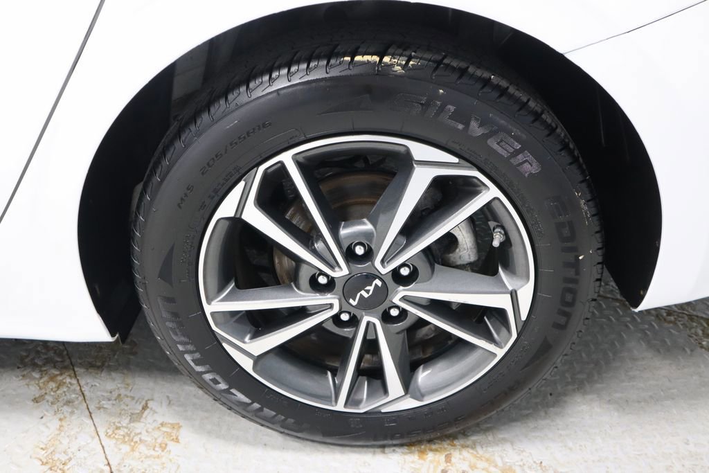 Used 2023 Kia Forte LXS image 18