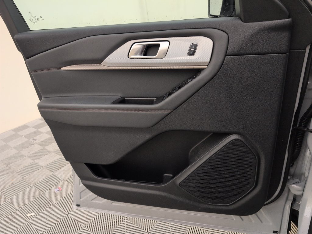 Certified 2026 Ford Explorer Active RWD image 22