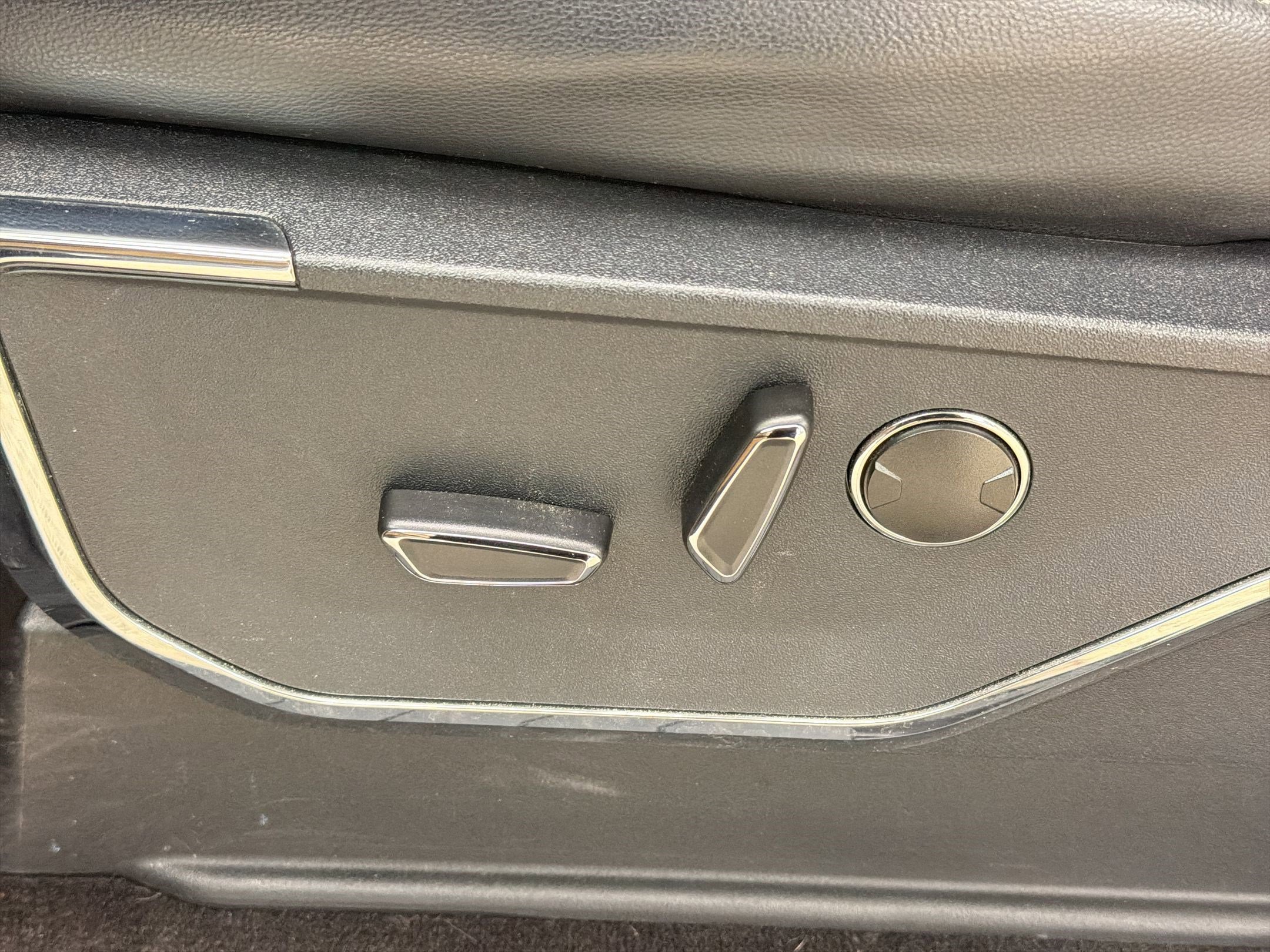 Certified 2021 Ford F150 Lariat w/ Equipment Group 502A High image 14