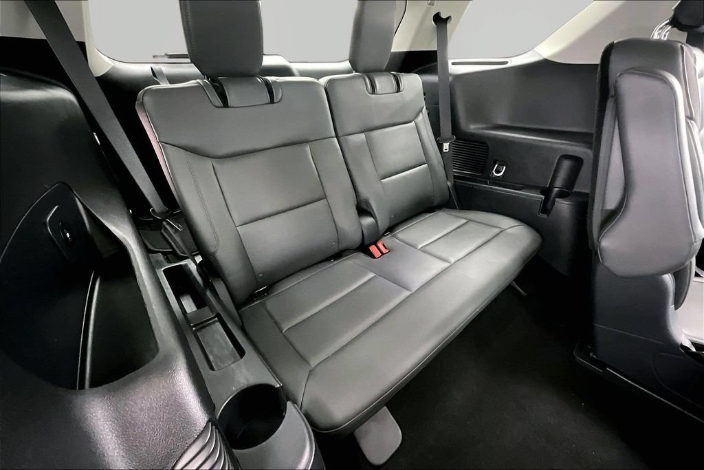 Certified 2025 Ford Explorer Active w/ Active Comfort Package AWD/4WD image 28