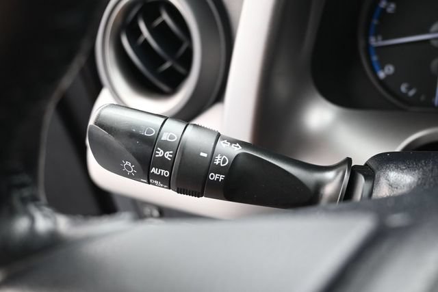 Used 2017 Toyota RAV4 XLE FWD image 17