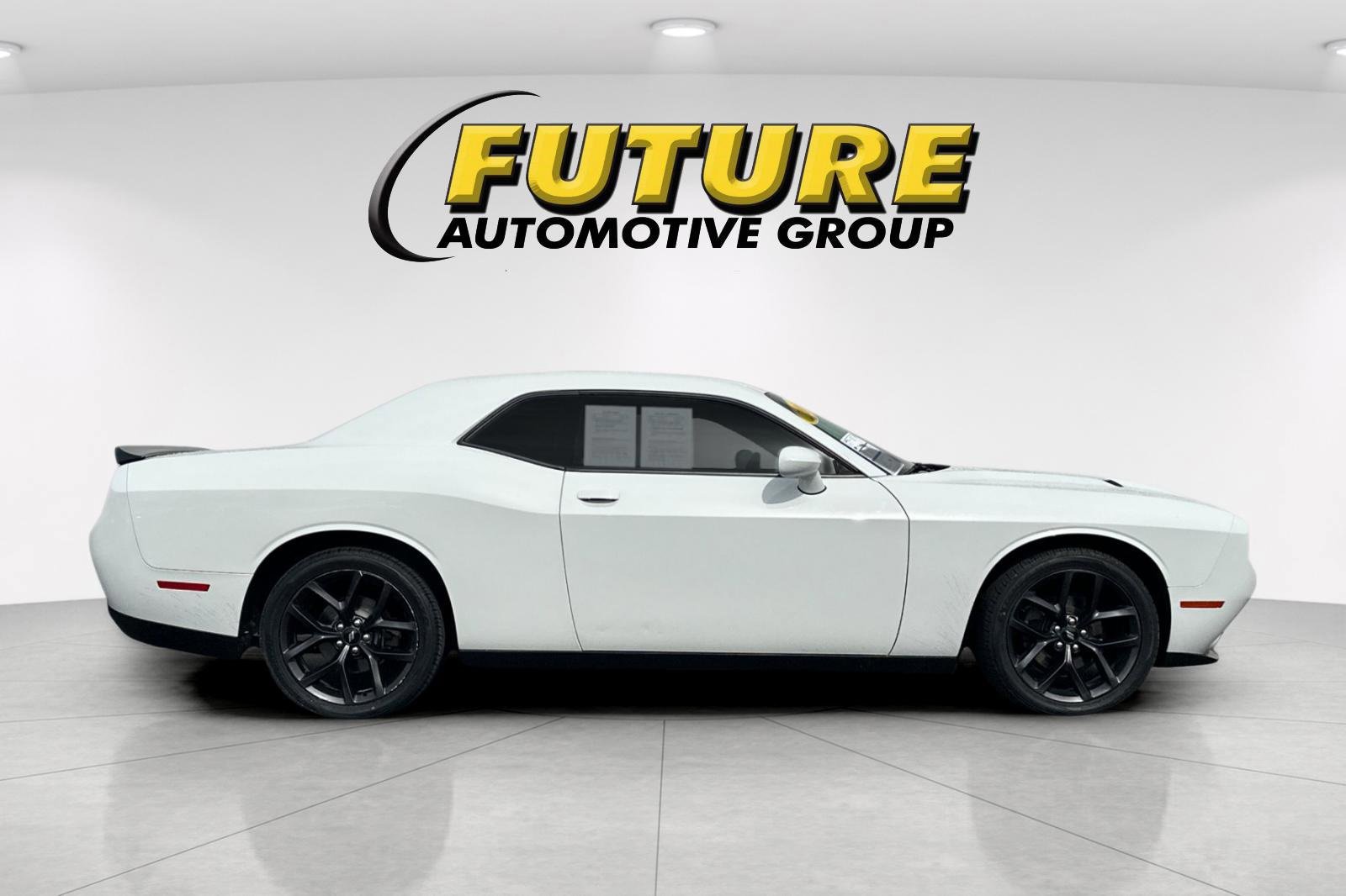 Used 2019 Dodge Challenger SXT w/ Blacktop Package image 6