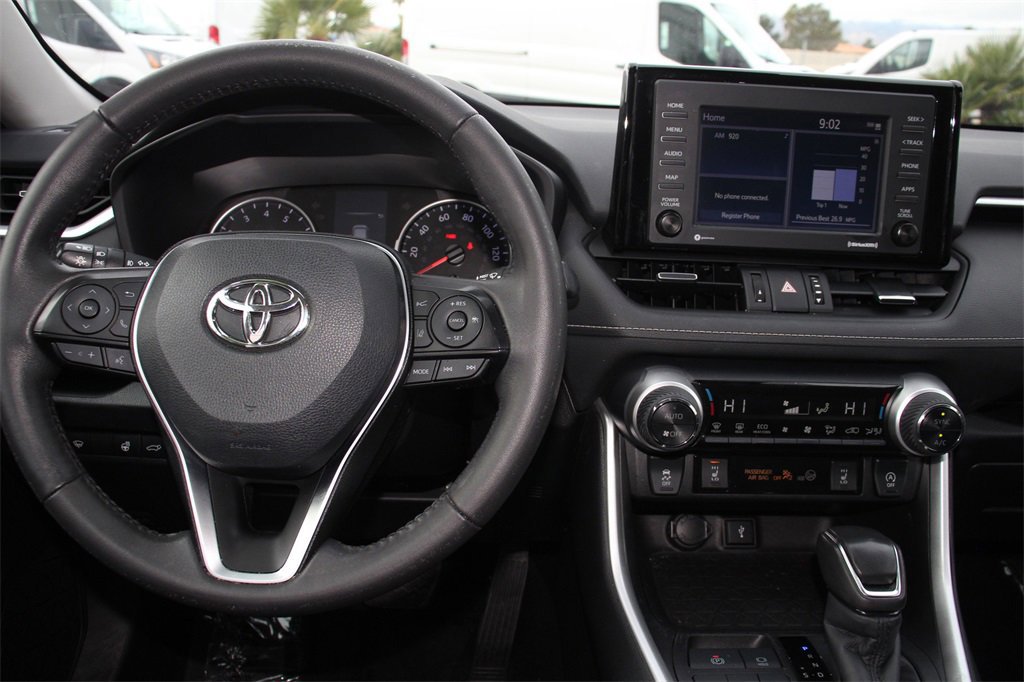 Used 2022 Toyota RAV4 XLE Premium image 17