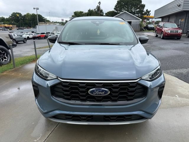Certified 2024 Ford Escape ST-Line w/ Tech Pack #1 AWD/4WD image 3