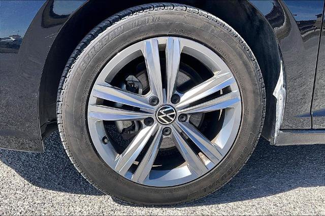 Used 2024 Volkswagen Jetta SE FWD image 9