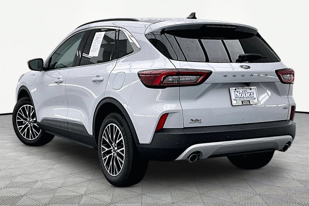 Certified 2025 Ford Escape SE FWD image 13