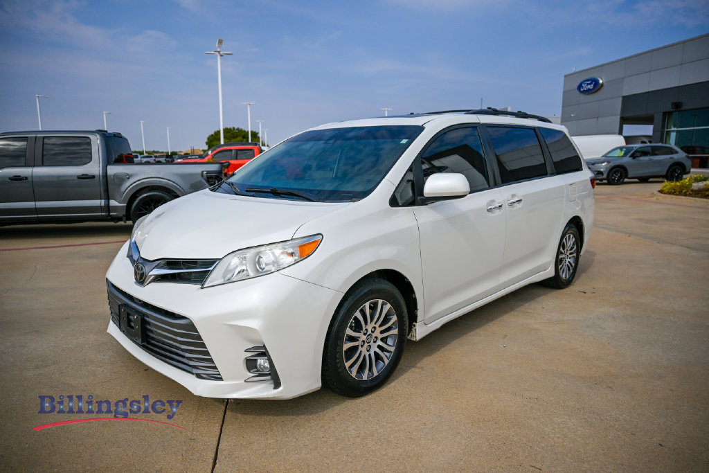 Used 2020 Toyota Sienna XLE Premium FWD image 3