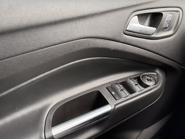 Certified 2019 Ford Escape SE FWD image 32