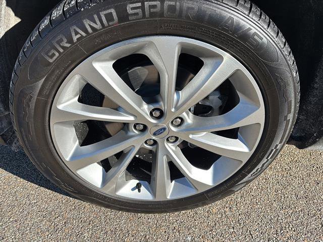 Certified 2021 Ford Explorer Platinum w/ Equipment Group 601A image 9