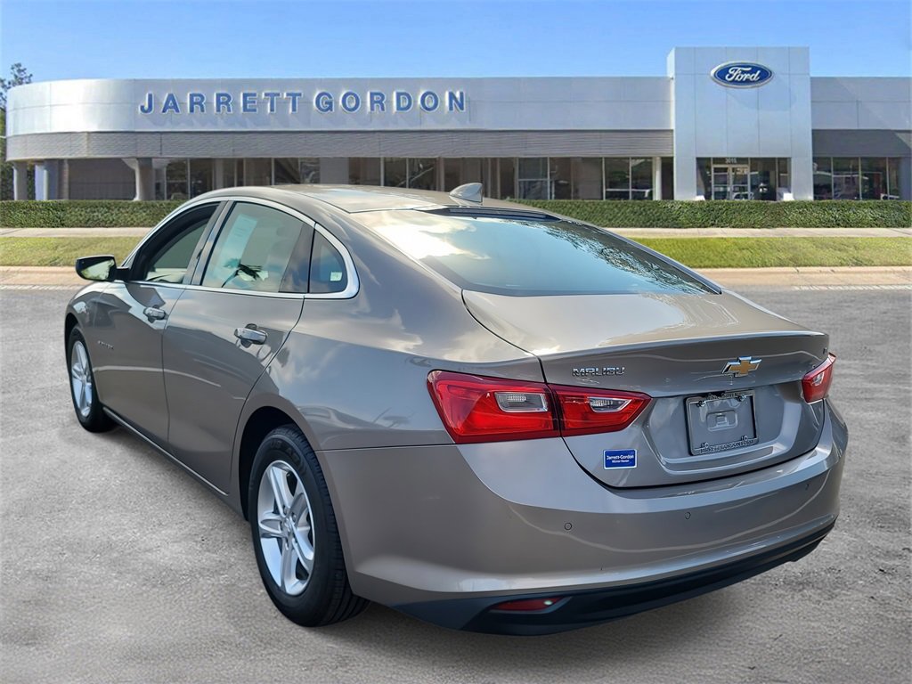 Used 2024 Chevrolet Malibu LT image 2