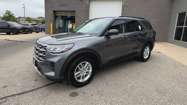 Certified 2026 Ford Explorer Active AWD/4WD image 5