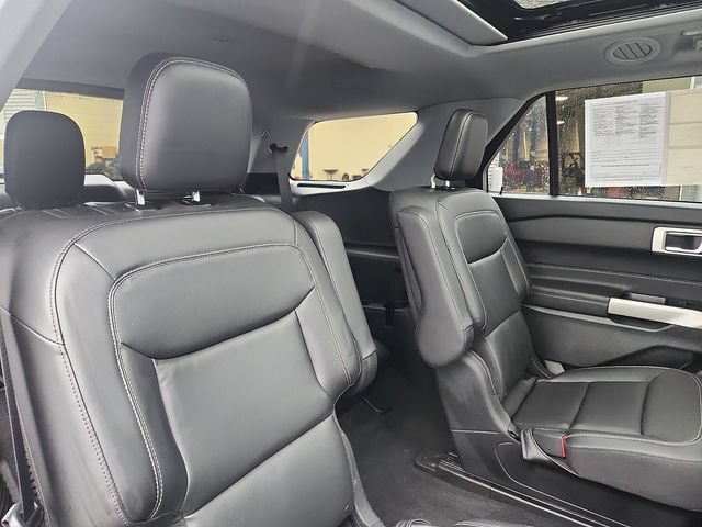 Certified 2023 Ford Explorer XLT w/ Equipment Group 202A AWD/4WD image 30
