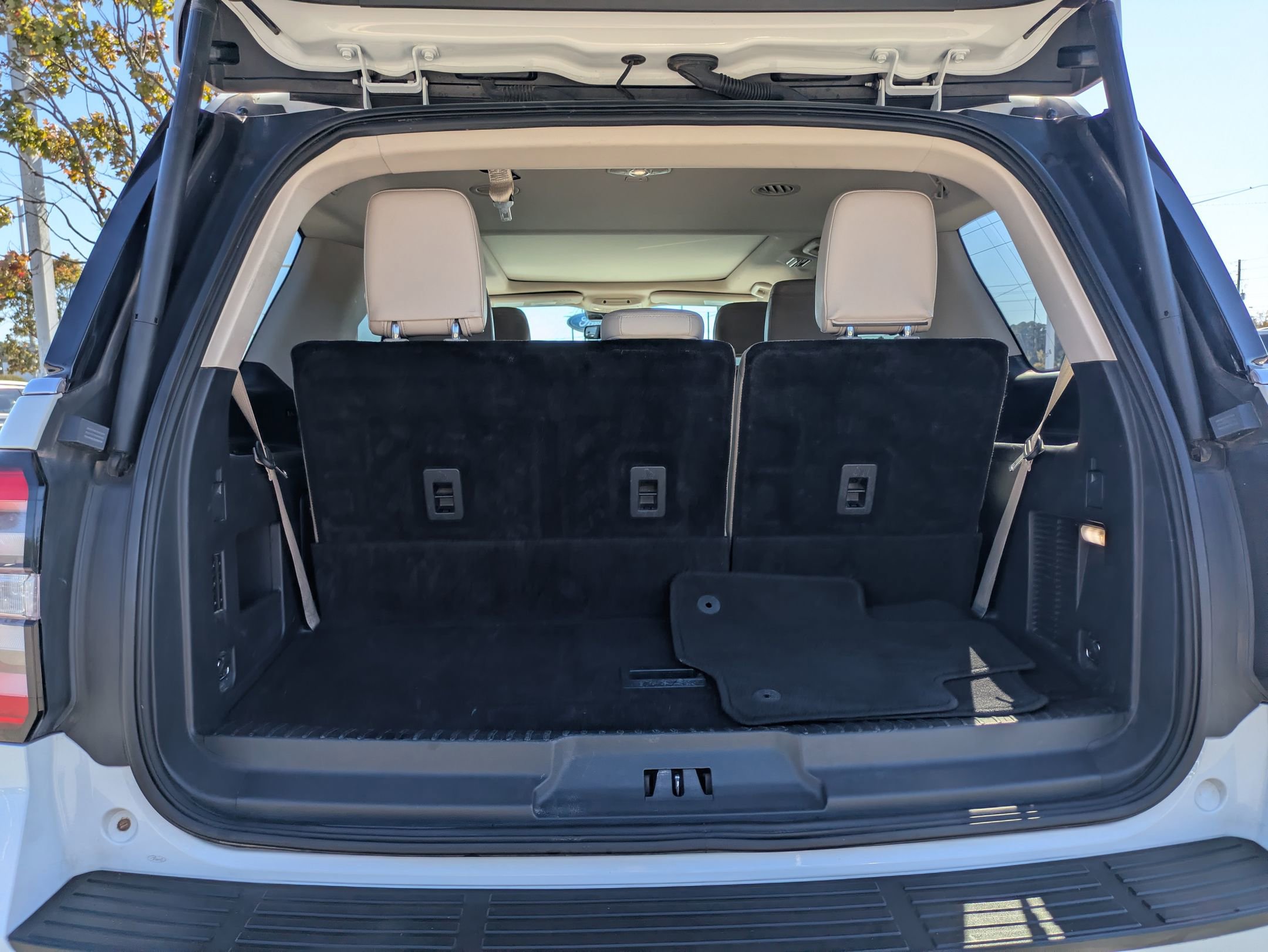 Certified 2024 Ford Expedition Limited image 35