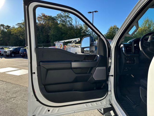 Certified 2024 Ford F350 Lariat w/ FX4 Off-Road Package image 22