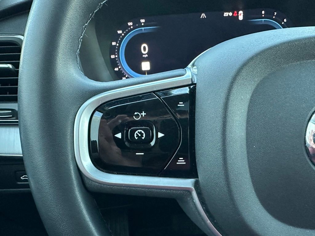 Used 2023 Volvo XC90 B5 Core w/ Protection Package Premier image 32