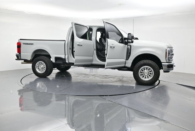 Certified 2025 Ford F250 Lariat w/ Lariat Ultimate Package AWD/4WD image 50