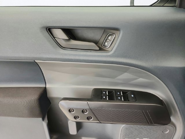 Certified 2025 Ford Maverick XL FWD image 19