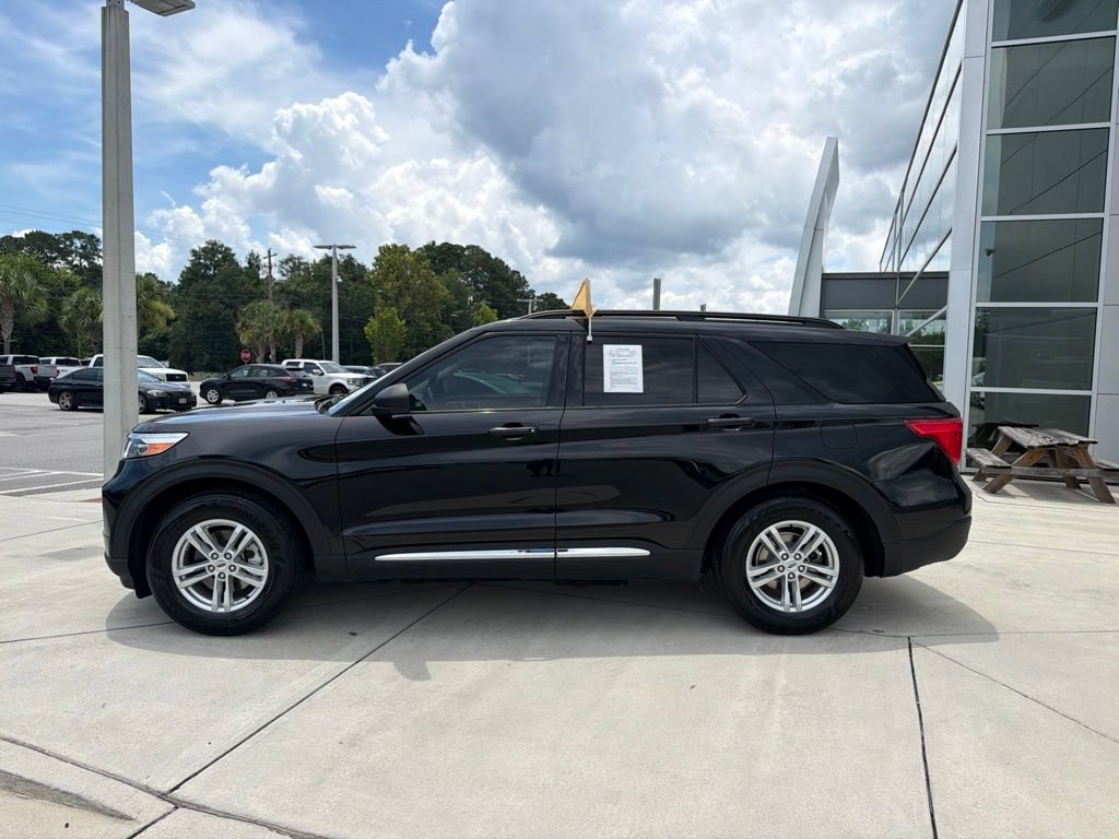 Certified 2023 Ford Explorer XLT w/ Equipment Group 202A RWD image 5