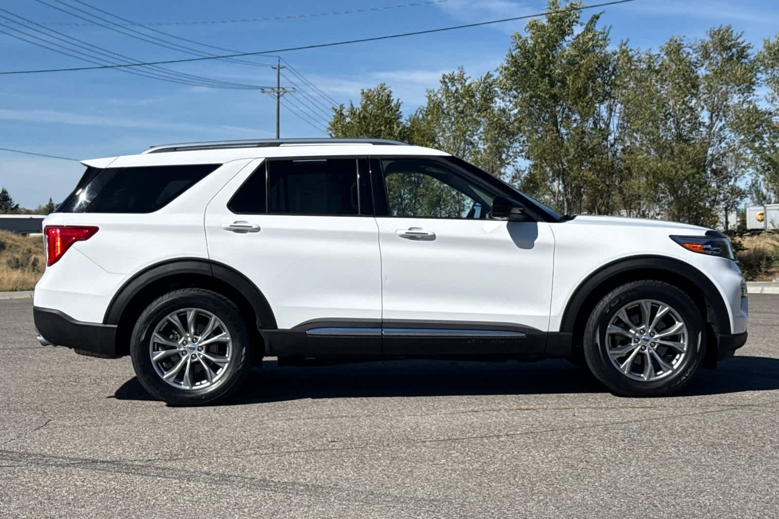 Certified 2022 Ford Explorer Limited AWD/4WD image 8